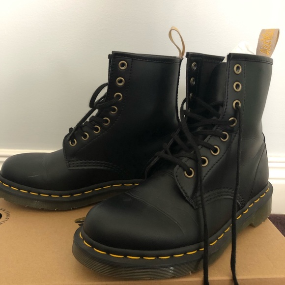 Dr. Martens Shoes - dr martens 1460s